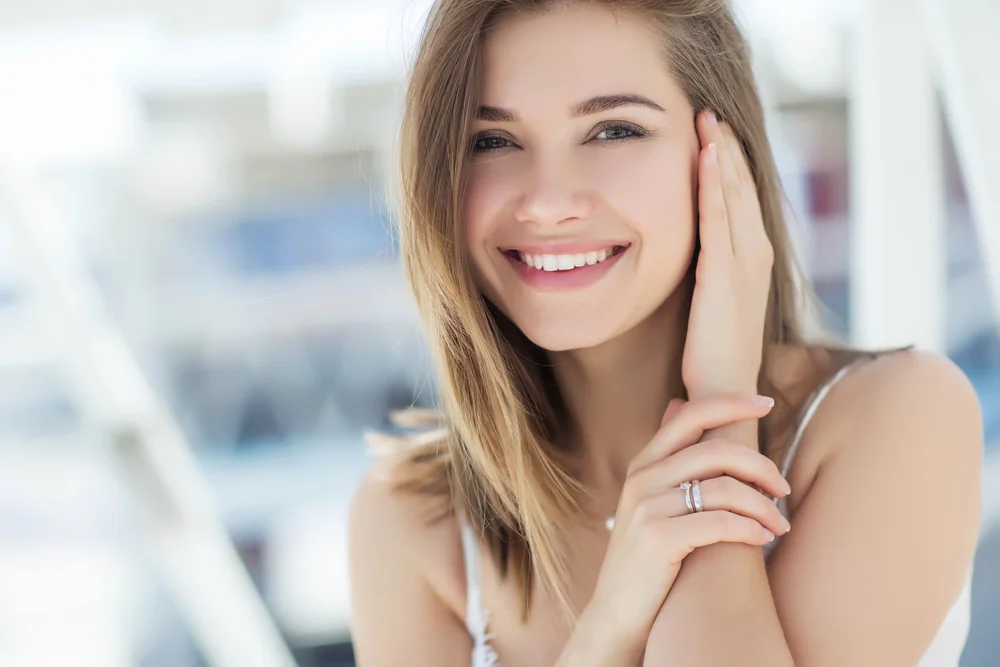 Cracked or Chipped Crowns: Repair or Replace?